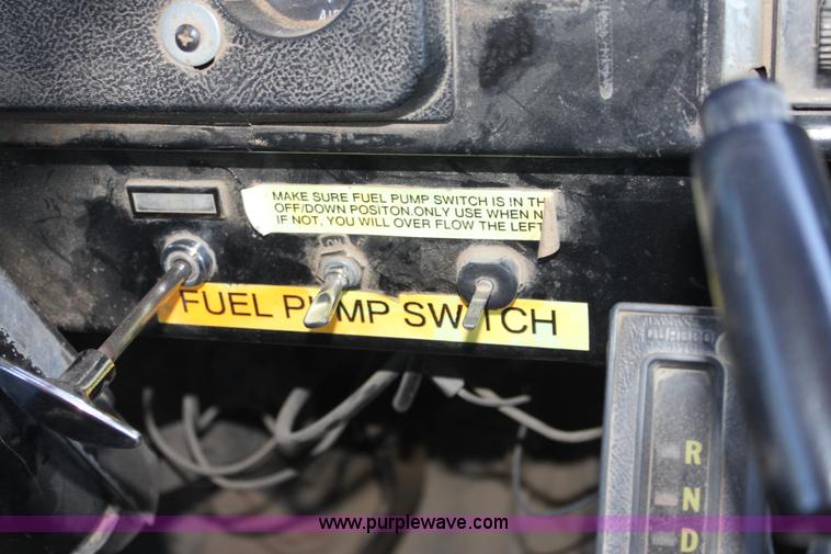 image for item D7806 1988 International F1954 dump truck