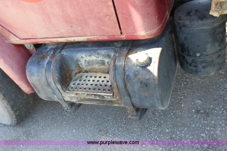 image for item D7806 1988 International F1954 dump truck