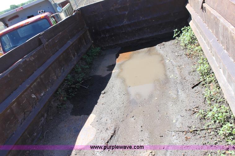 image for item D7806 1988 International F1954 dump truck