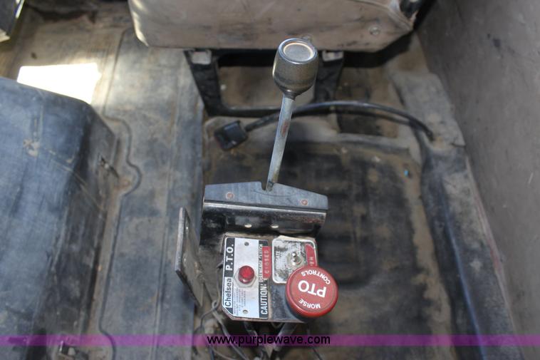 image for item D7807 1990 International 4900 dump truck