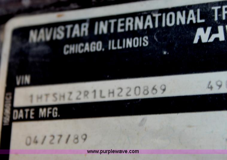 image for item D7807 1990 International 4900 dump truck