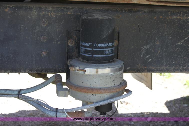 image for item D7807 1990 International 4900 dump truck