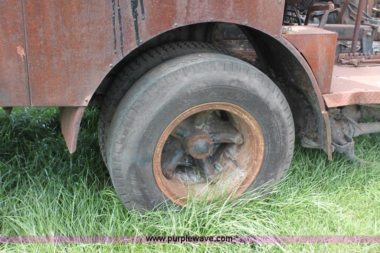 image for item D7894 1970 GMC 6500 asphalt oil distributor truck