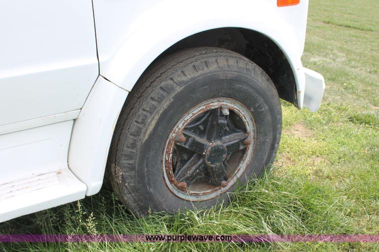 image for item D7894 1970 GMC 6500 asphalt oil distributor truck