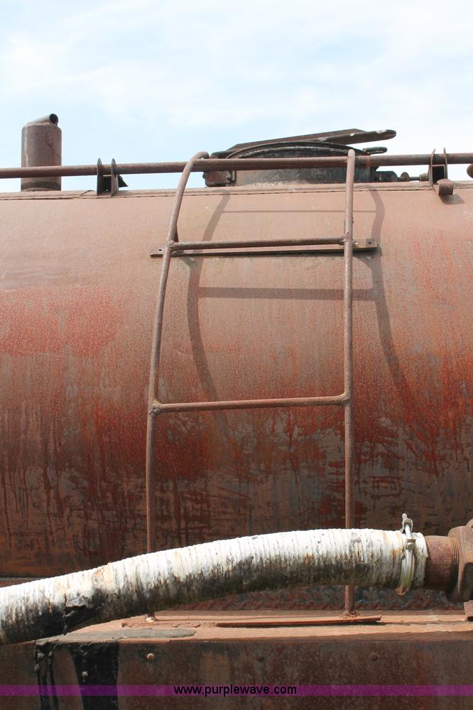 image for item D7894 1970 GMC 6500 asphalt oil distributor truck