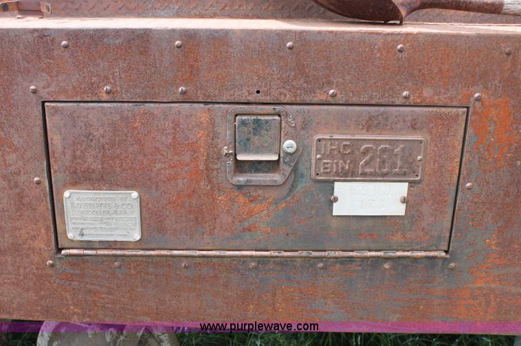 image for item D7894 1970 GMC 6500 asphalt oil distributor truck