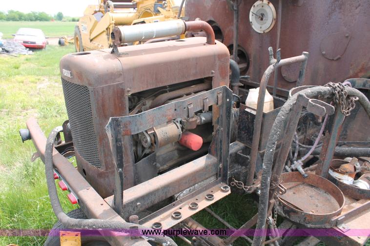 image for item D7894 1970 GMC 6500 asphalt oil distributor truck