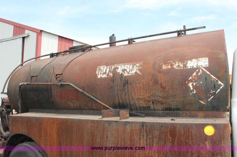 image for item D7894 1970 GMC 6500 asphalt oil distributor truck