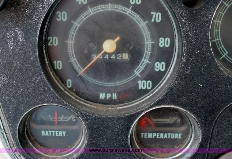 image for item D7894 1970 GMC 6500 asphalt oil distributor truck