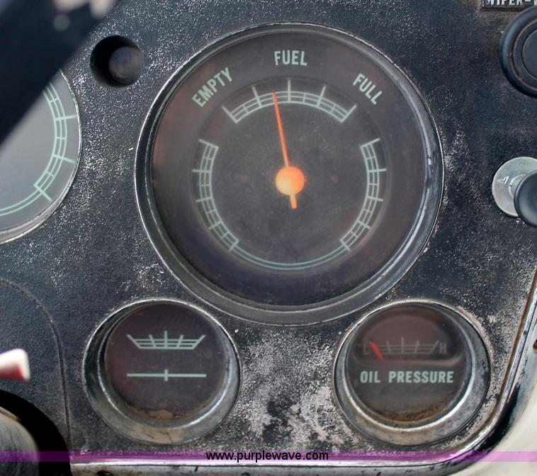 image for item D7894 1970 GMC 6500 asphalt oil distributor truck