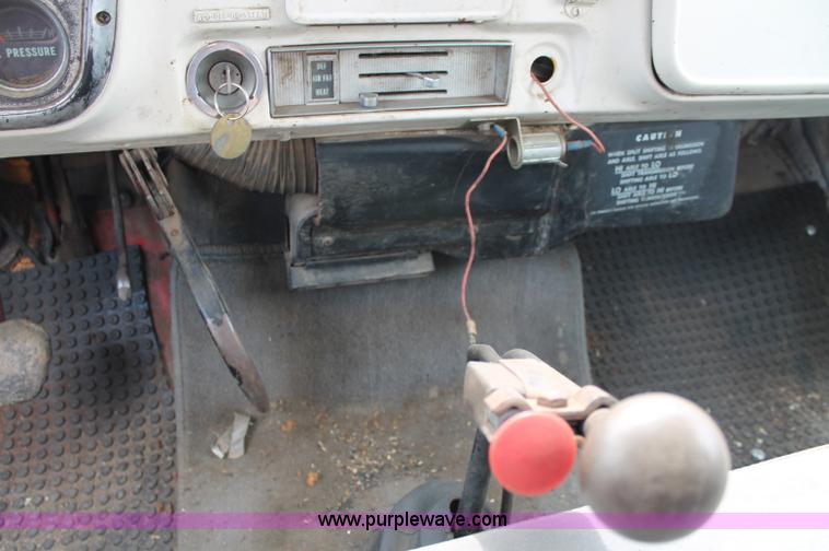 image for item D7894 1970 GMC 6500 asphalt oil distributor truck