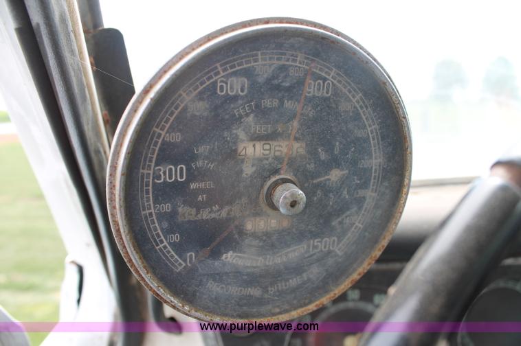 image for item D7894 1970 GMC 6500 asphalt oil distributor truck