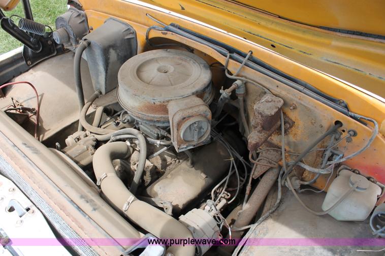 image for item D7894 1970 GMC 6500 asphalt oil distributor truck