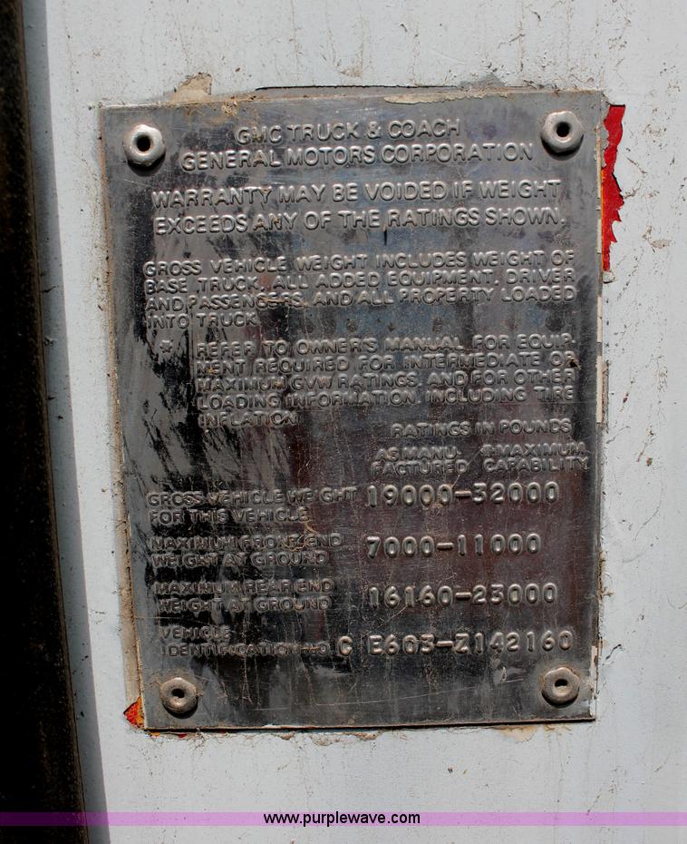 image for item D7894 1970 GMC 6500 asphalt oil distributor truck