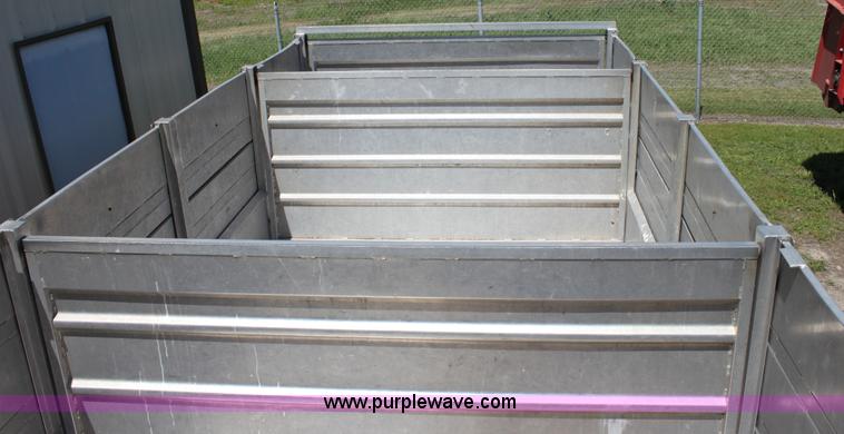 image for item D7911 2000 Kahn Versahall 20' tandem axle dump trailer