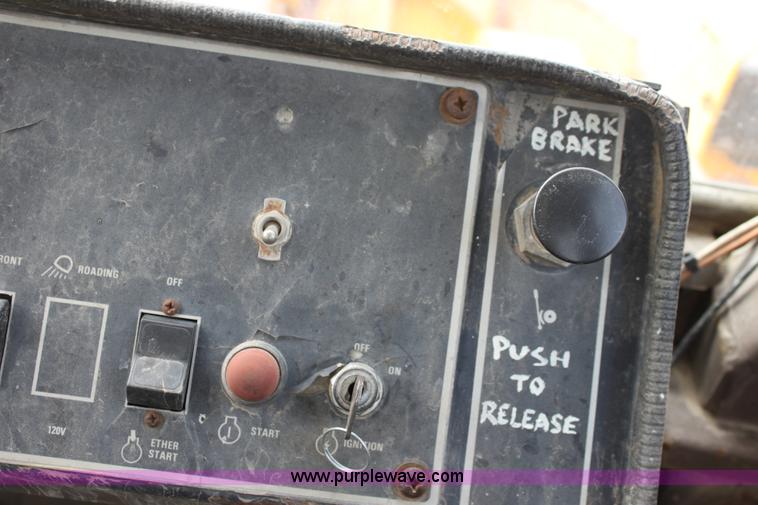 image for item D7977 1987 Dresser 550 wheel loader