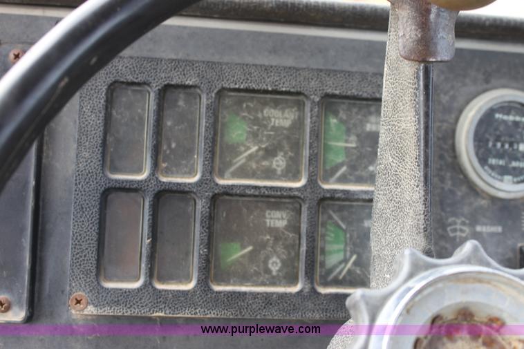 image for item D7977 1987 Dresser 550 wheel loader