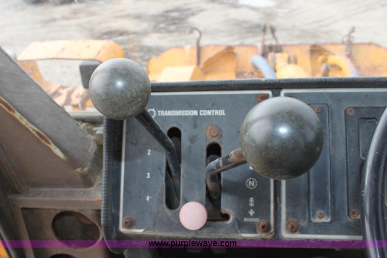 image for item D7977 1987 Dresser 550 wheel loader