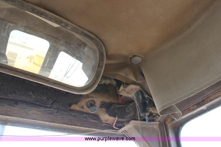 image for item D7977 1987 Dresser 550 wheel loader