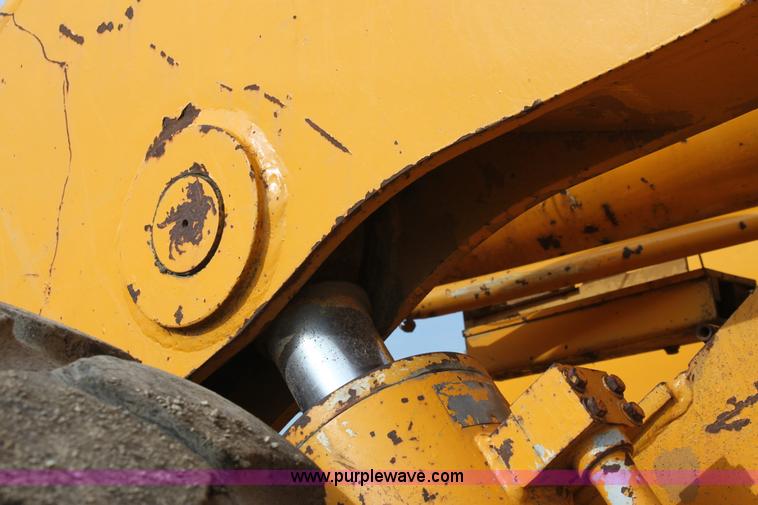image for item D7977 1987 Dresser 550 wheel loader