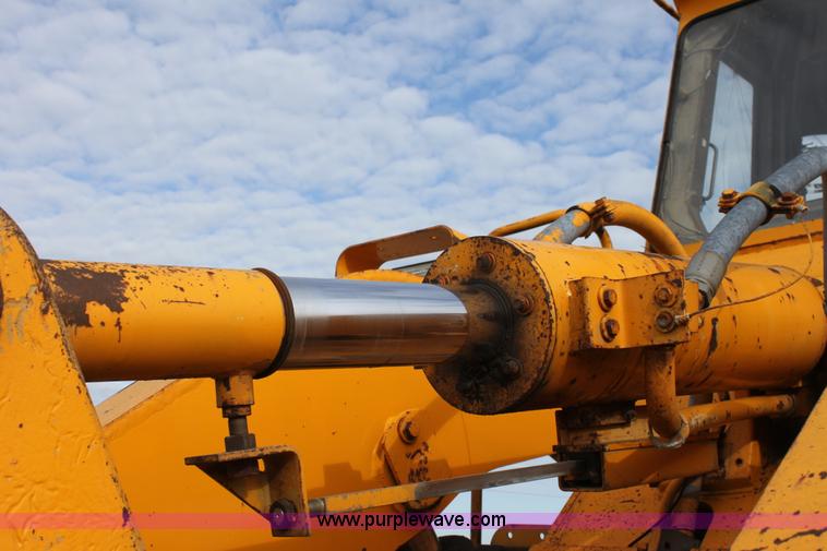 image for item D7977 1987 Dresser 550 wheel loader