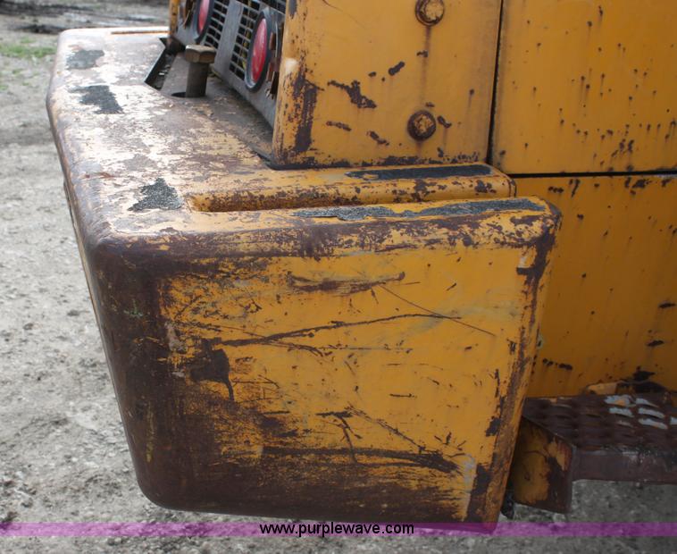image for item D7977 1987 Dresser 550 wheel loader
