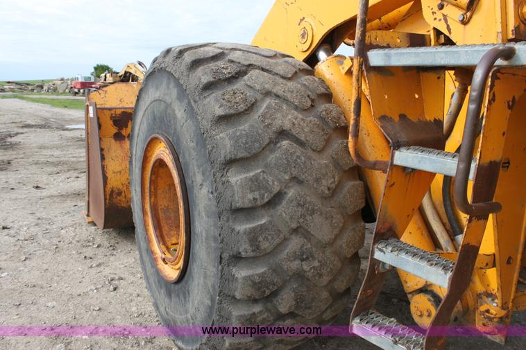 image for item D7977 1987 Dresser 550 wheel loader
