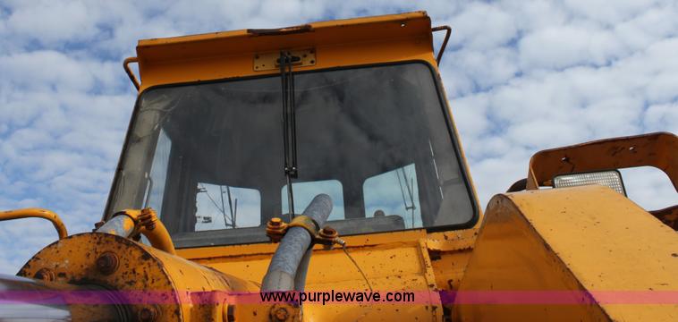 image for item D7977 1987 Dresser 550 wheel loader
