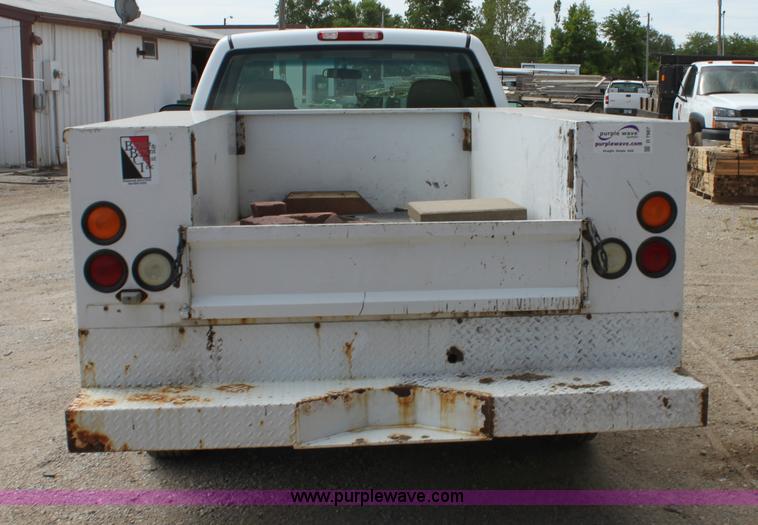 image for item D7987 2002 Chevrolet 2500 HD Silverado utility pickup truck