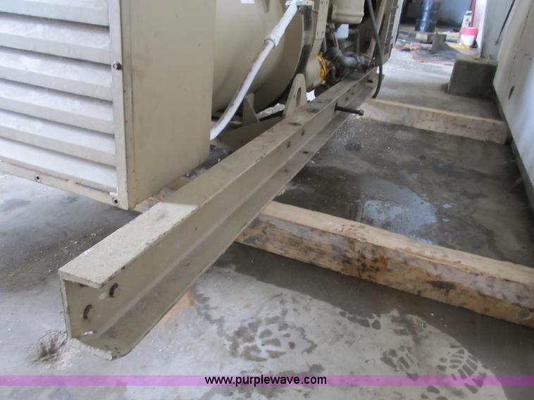 image for item D9468 1999 Cummins diesel generator