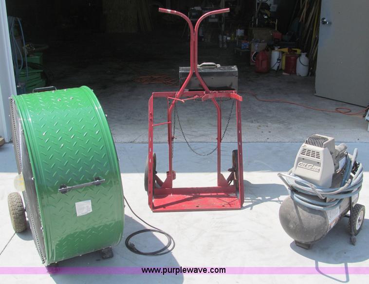 image for item G9490 Assortment of shop tools