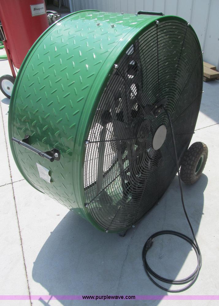 image for item G9490 Assortment of shop tools