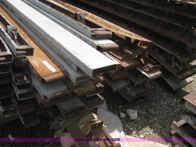 (25) threepin 6" metal concrete forms in Wichita, KS Item G9899 sold