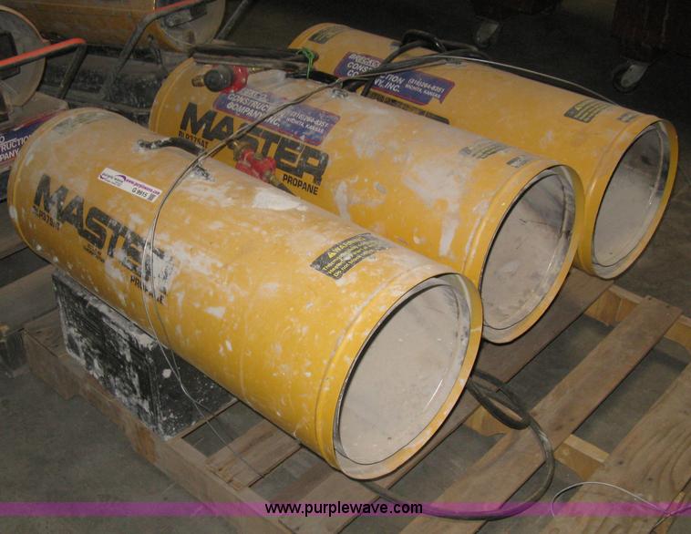 image for item G9915 (3) Master BLP375AT propane torpedo heaters