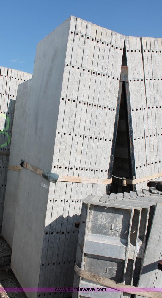 image for item O9256 (54) 9' x 36" Western aluminum concrete forms