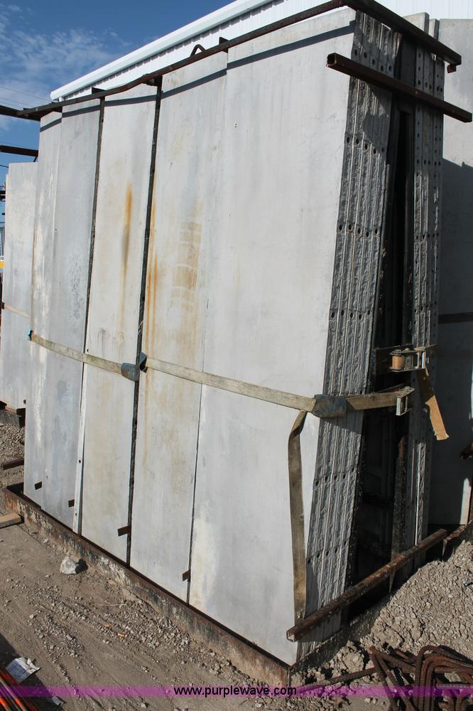 image for item O9259 Assorted 8' Western aluminum concrete forms