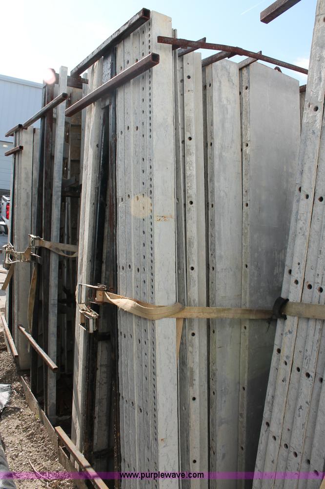 image for item O9259 Assorted 8' Western aluminum concrete forms