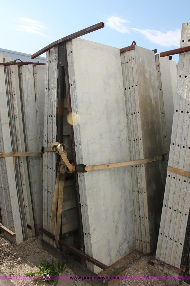 image for item O9259 Assorted 8' Western aluminum concrete forms
