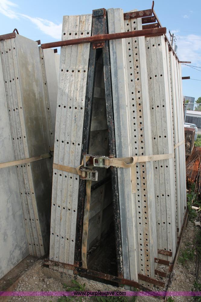 image for item O9259 Assorted 8' Western aluminum concrete forms