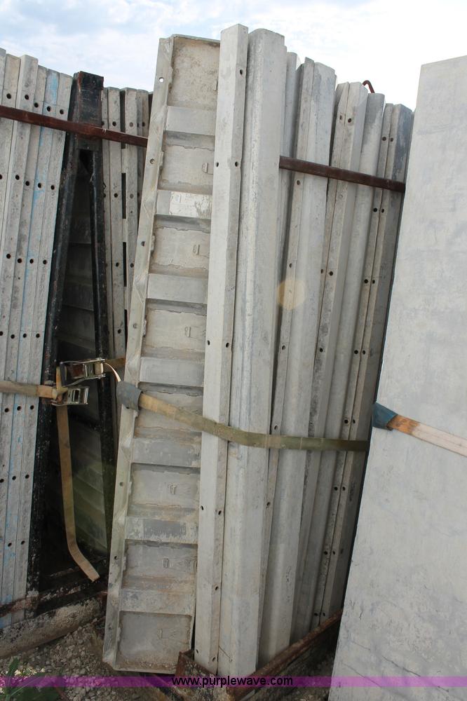 image for item O9259 Assorted 8' Western aluminum concrete forms