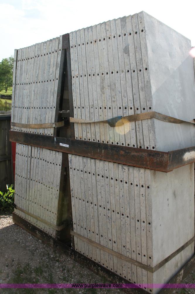 image for item O9261 Assorted 4' Western aluminum concrete forms