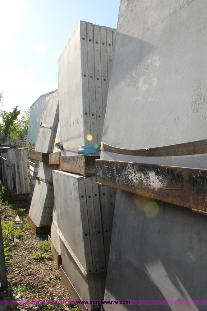 image for item O9261 Assorted 4' Western aluminum concrete forms