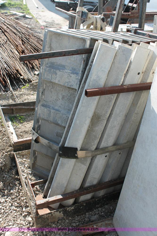 image for item O9261 Assorted 4' Western aluminum concrete forms