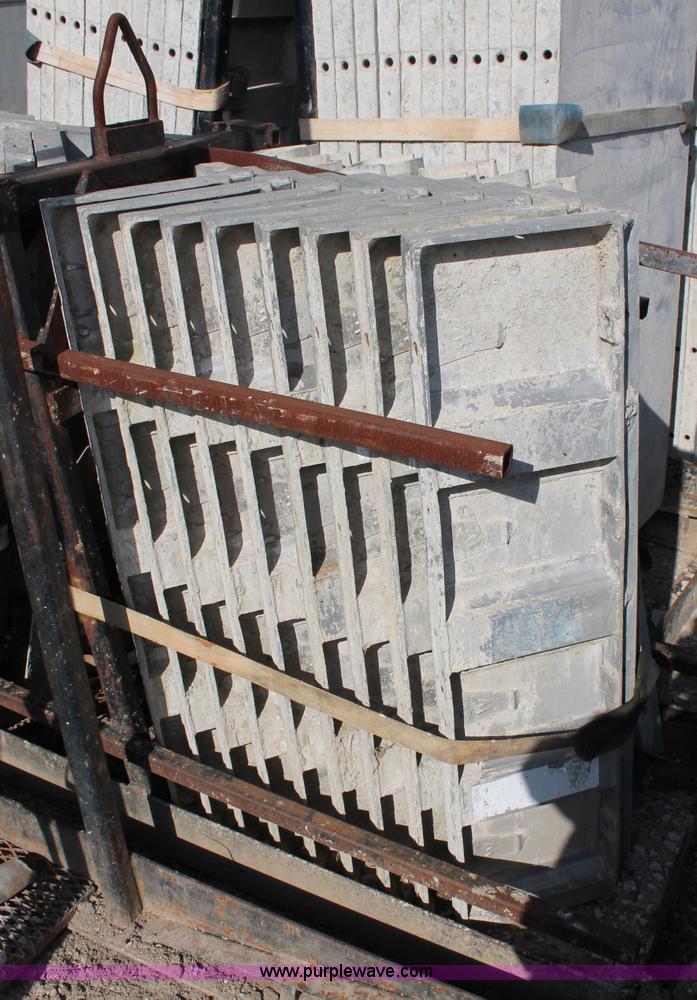 image for item O9261 Assorted 4' Western aluminum concrete forms