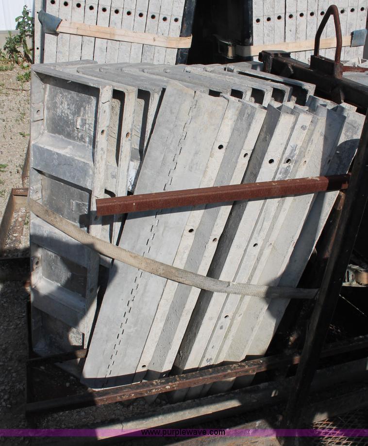 image for item O9261 Assorted 4' Western aluminum concrete forms