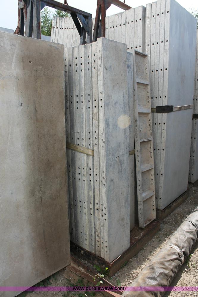 image for item O9262 Assorted 1' Western aluminum concrete forms