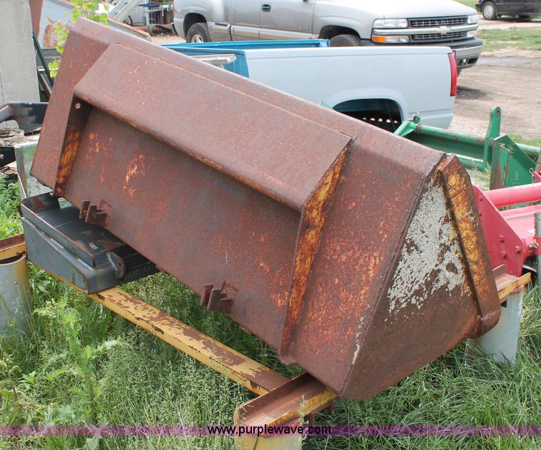 image for item O9269 65" bucket