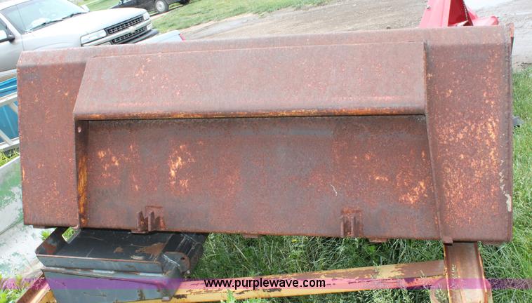 image for item O9269 65" bucket