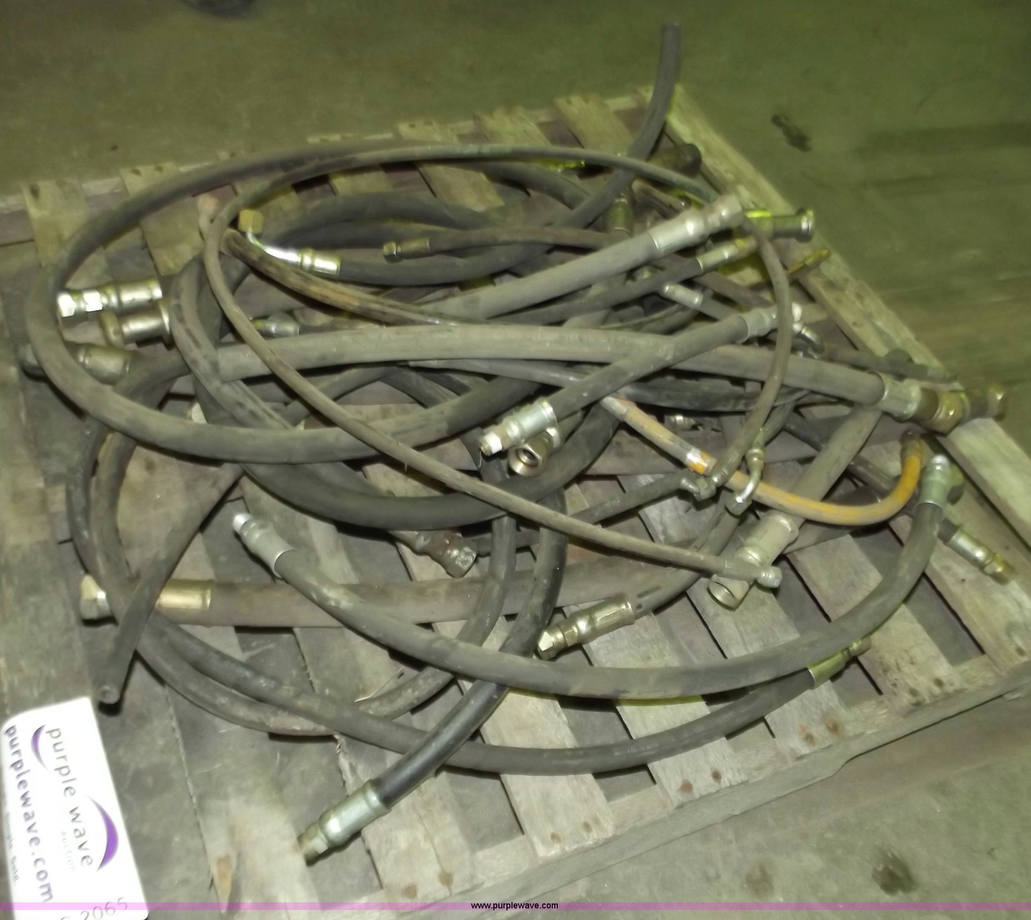 Assorted hydraulic hoses in Columbia, MO Item C2065 sold Purple Wave