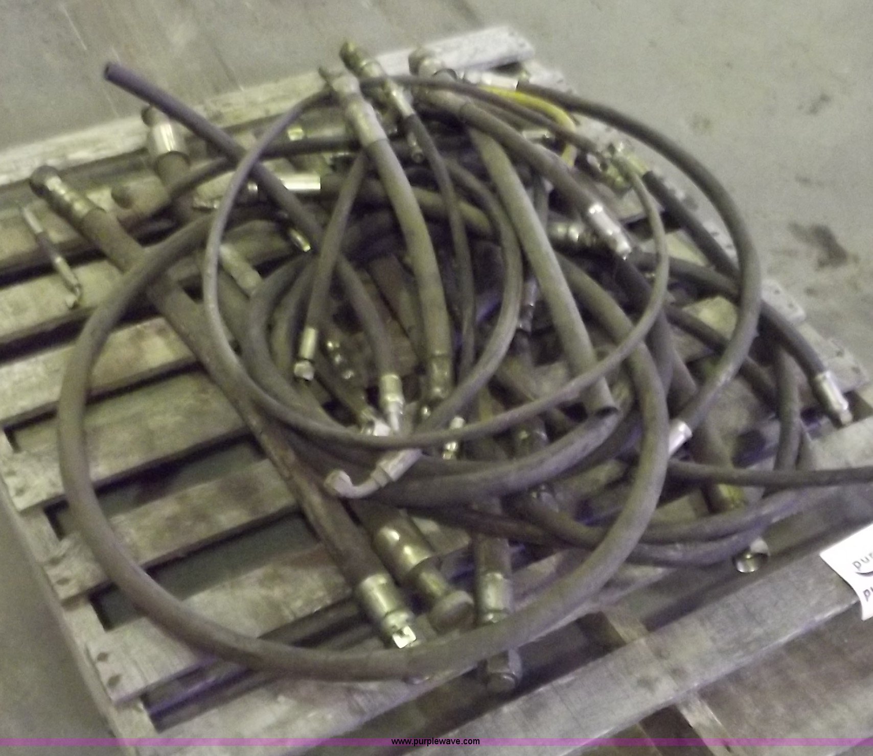 Assorted hydraulic hoses in Columbia, MO Item C2065 sold Purple Wave